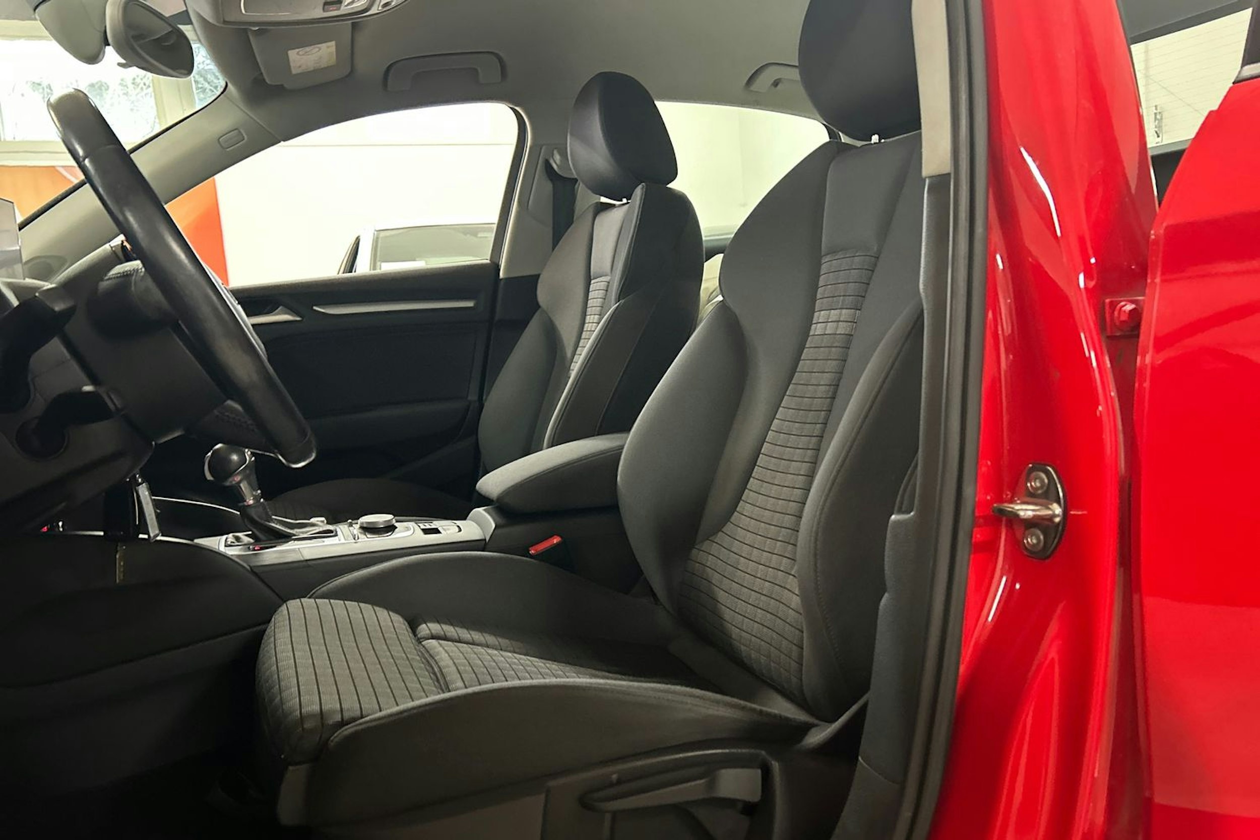 punainen Audi A3 2015 kuva 20.
