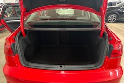punainen Audi A3 2015 kuva 21.