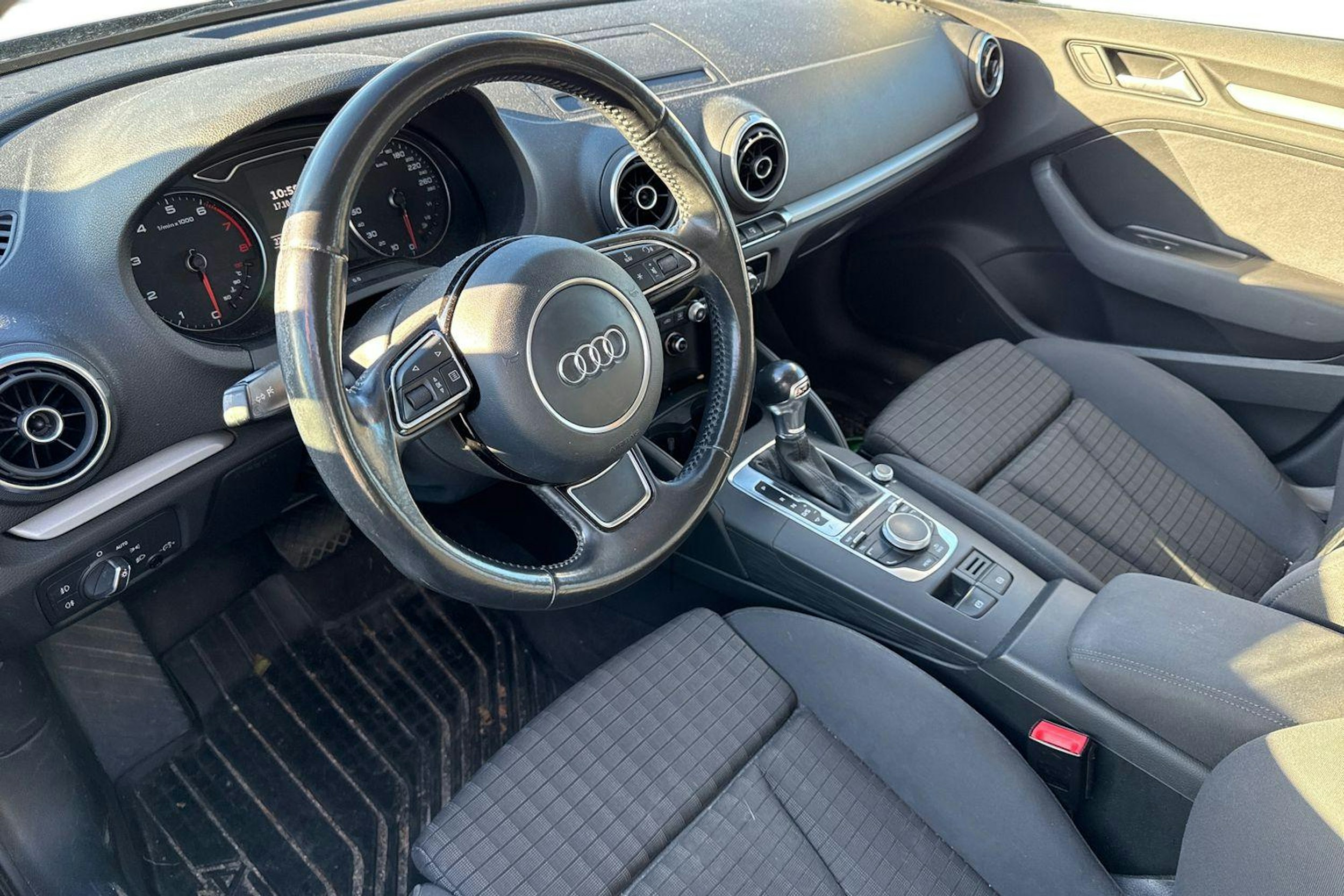 musta Audi A3 2015 kuva 3.
