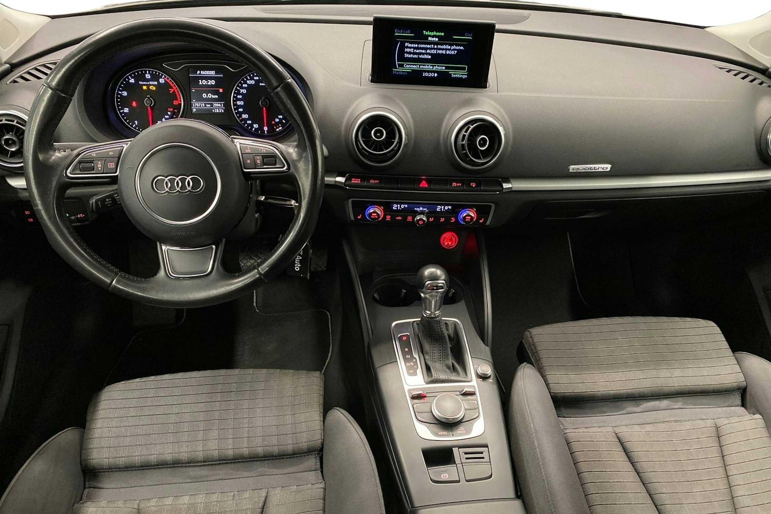 Harmaa Audi A3 2015 kuva 7.