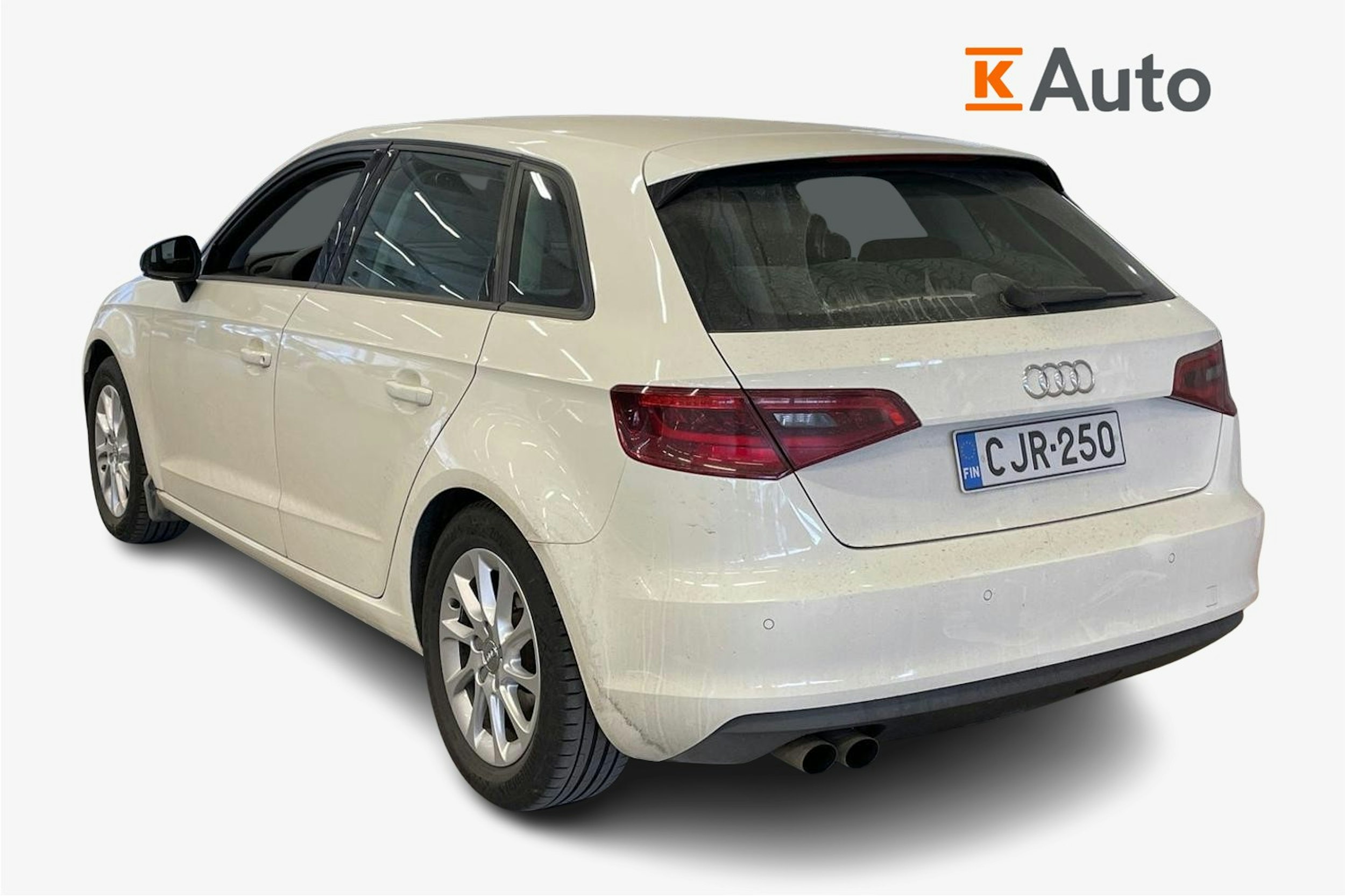 Valkoinen Audi A3 2015 kuva 2.