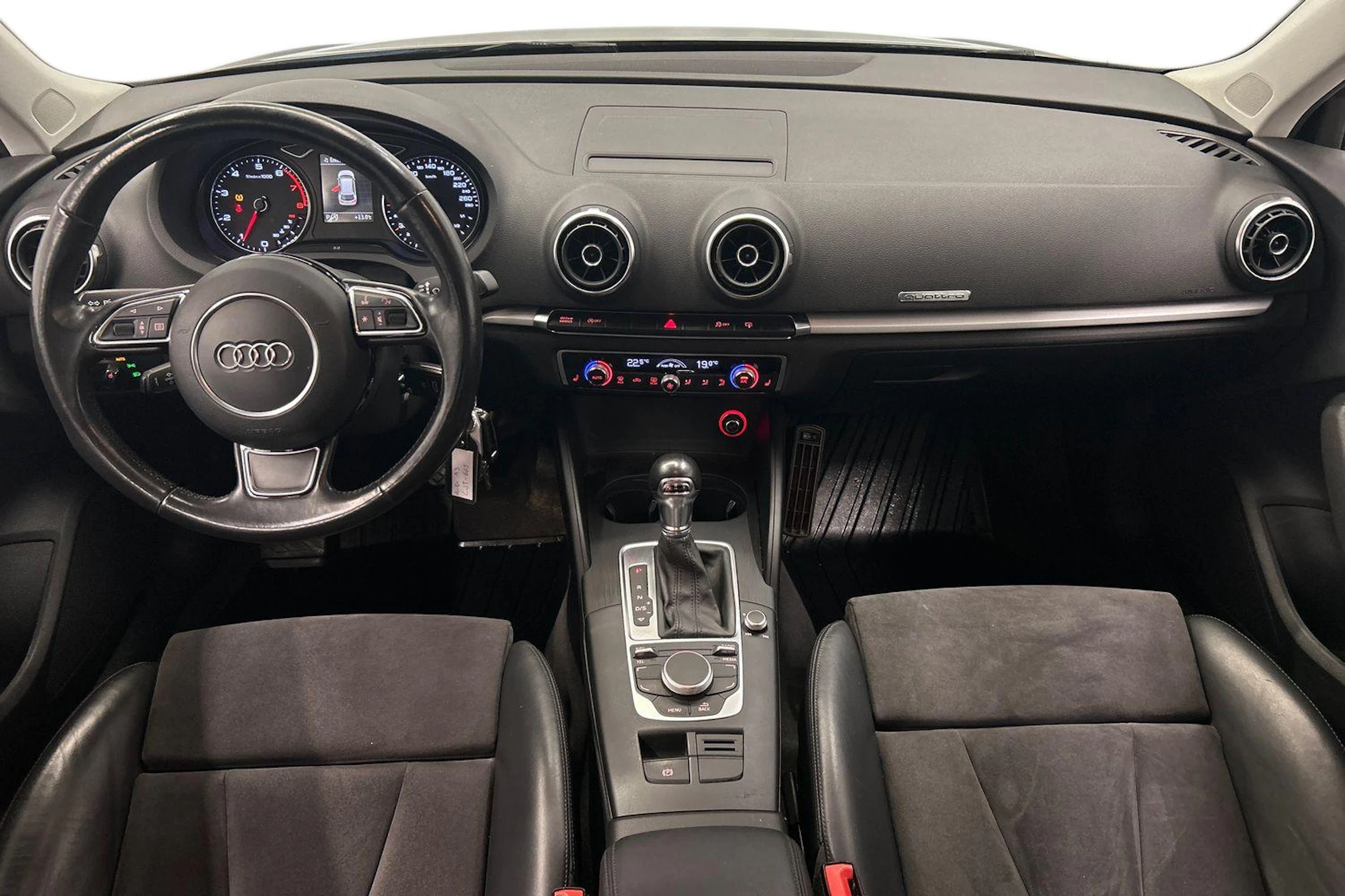 harmaa Audi A3 2015 kuva 9.