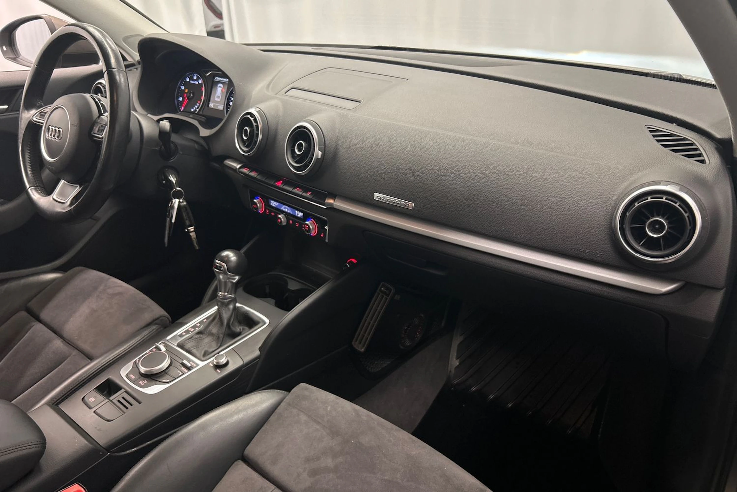 harmaa Audi A3 2015 kuva 16.