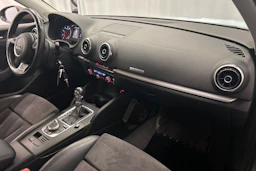 harmaa Audi A3 2015 kuva 16.