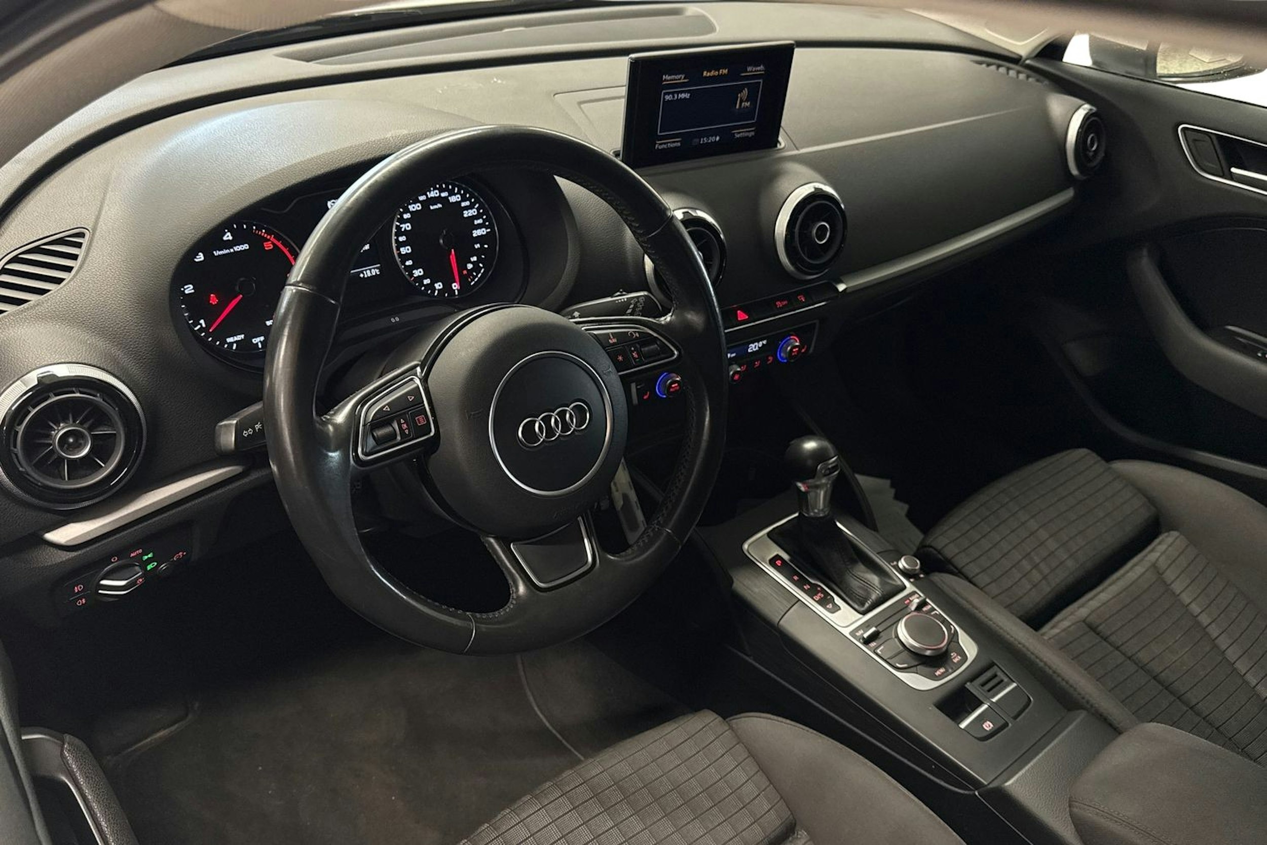 valkoinen Audi A3 2015 kuva 7.