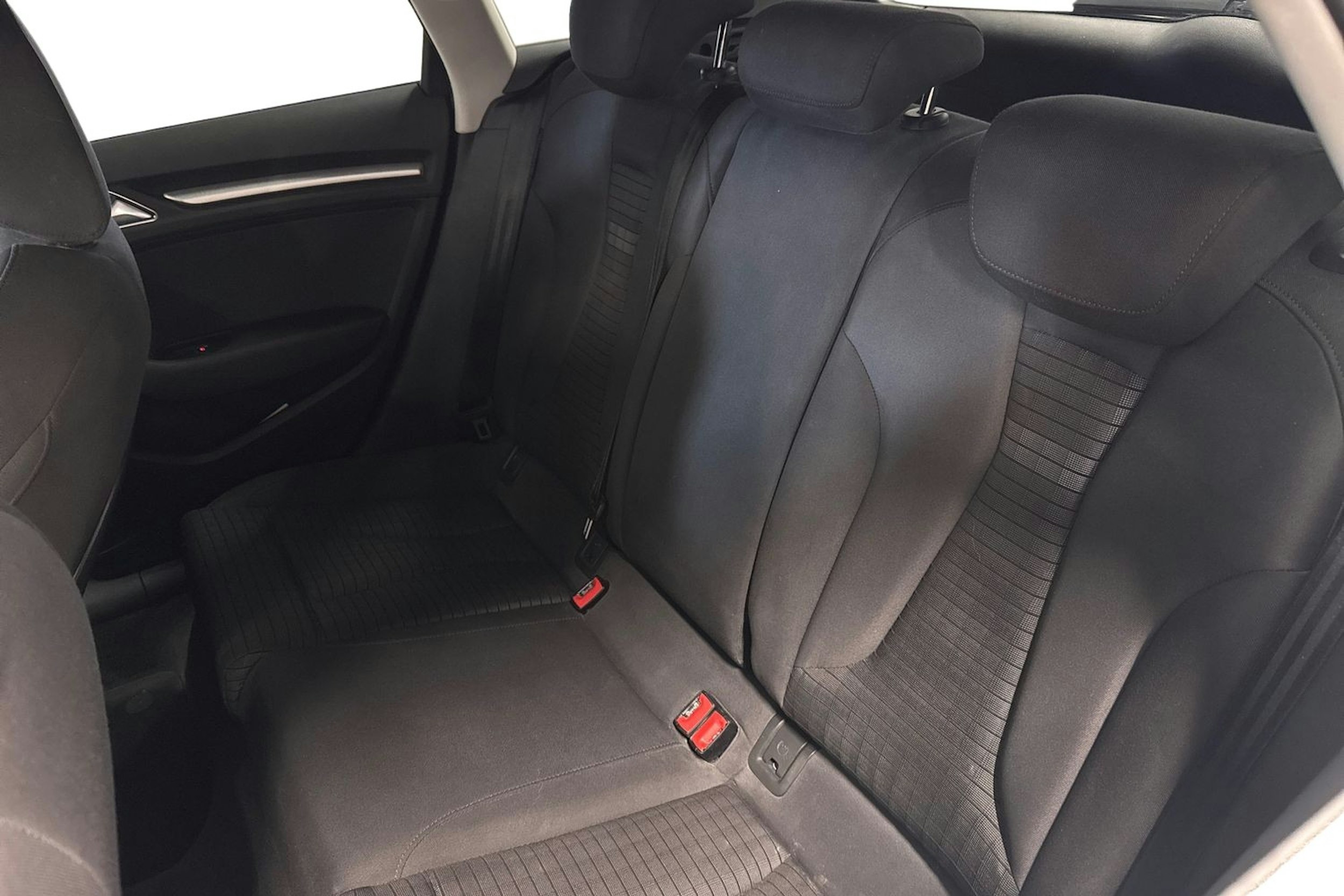 valkoinen Audi A3 2015 kuva 10.
