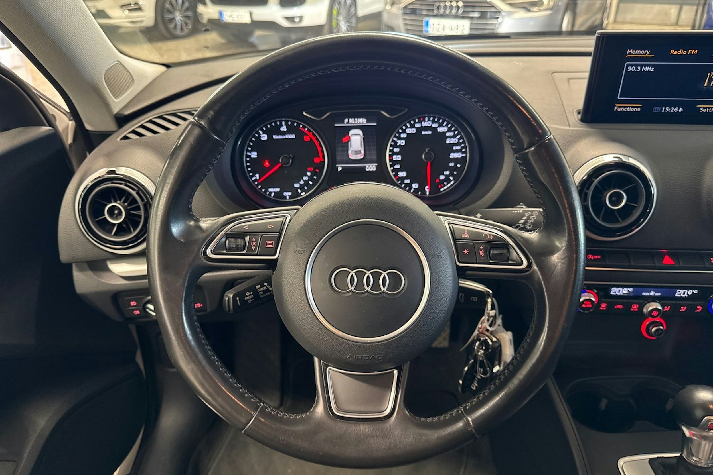 valkoinen Audi A3 2015 kuva 14.
