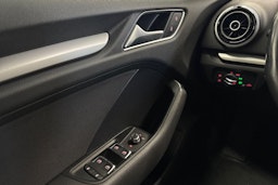 valkoinen Audi A3 2015 kuva 15.