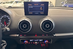 valkoinen Audi A3 2015 kuva 16.