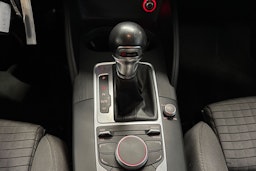 valkoinen Audi A3 2015 kuva 17.