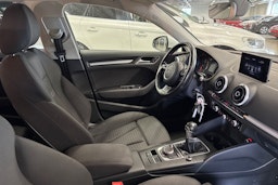 valkoinen Audi A3 2015 kuva 19.