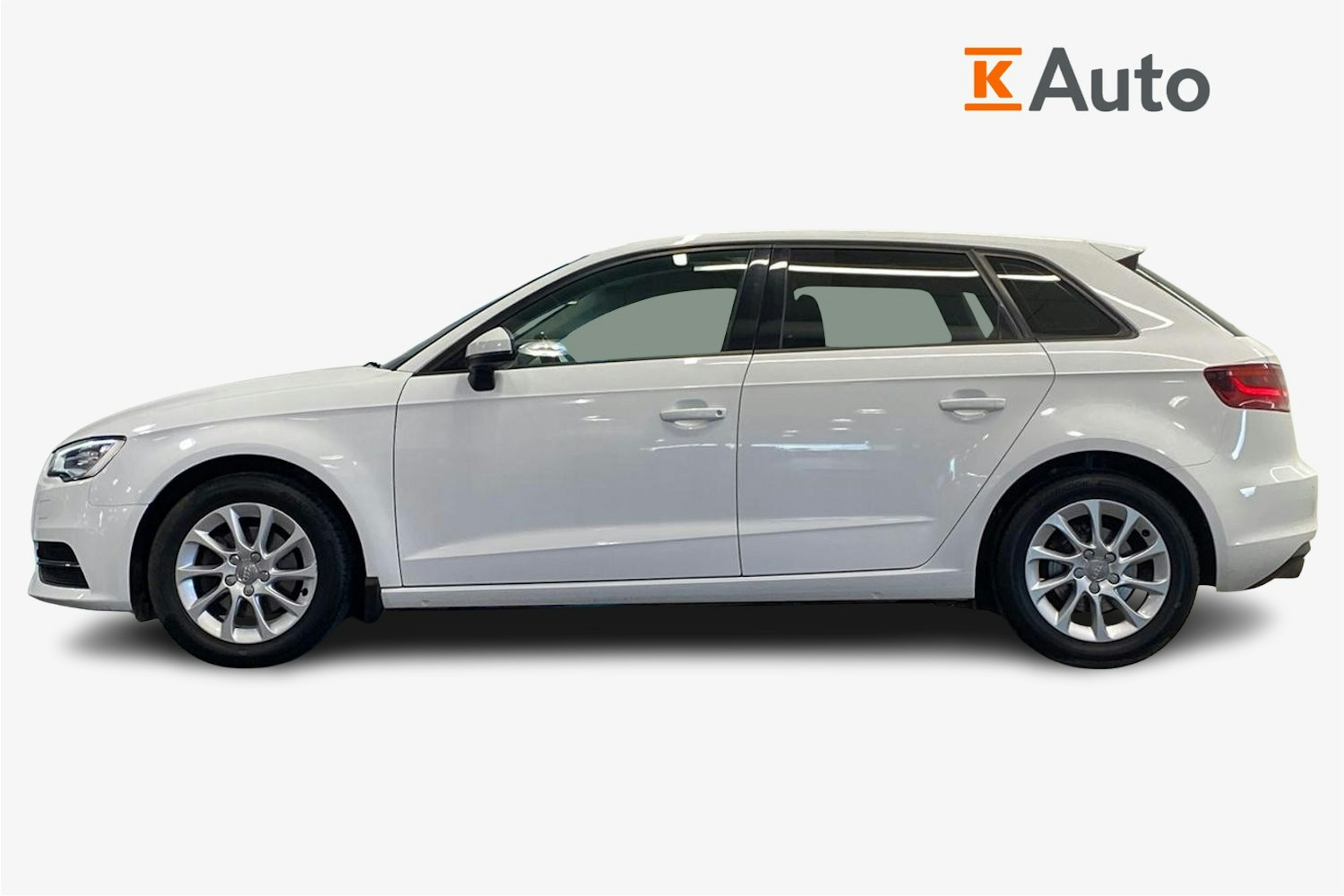 valkoinen Audi A3 2016 kuva 6.