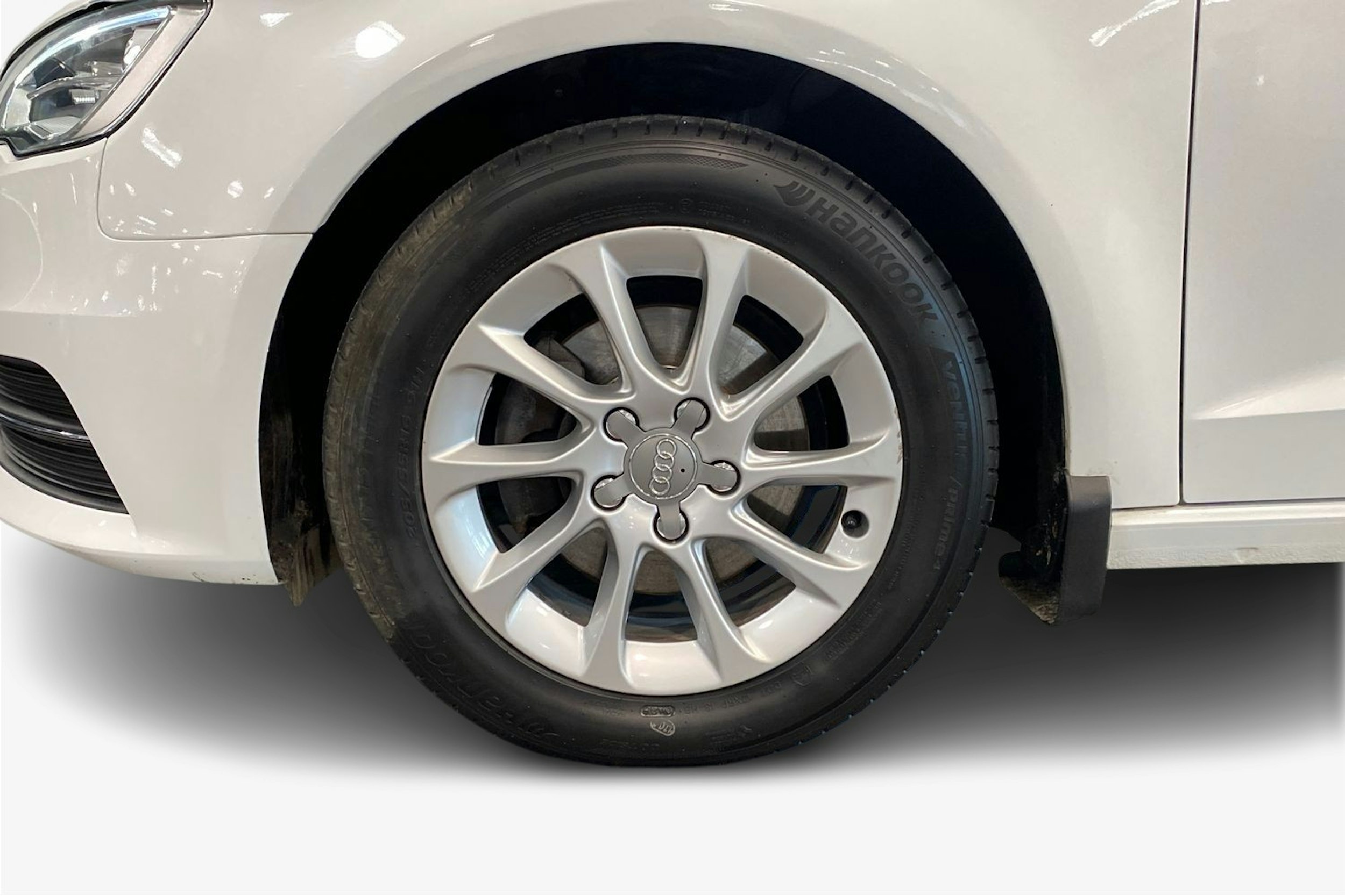 valkoinen Audi A3 2016 kuva 11.