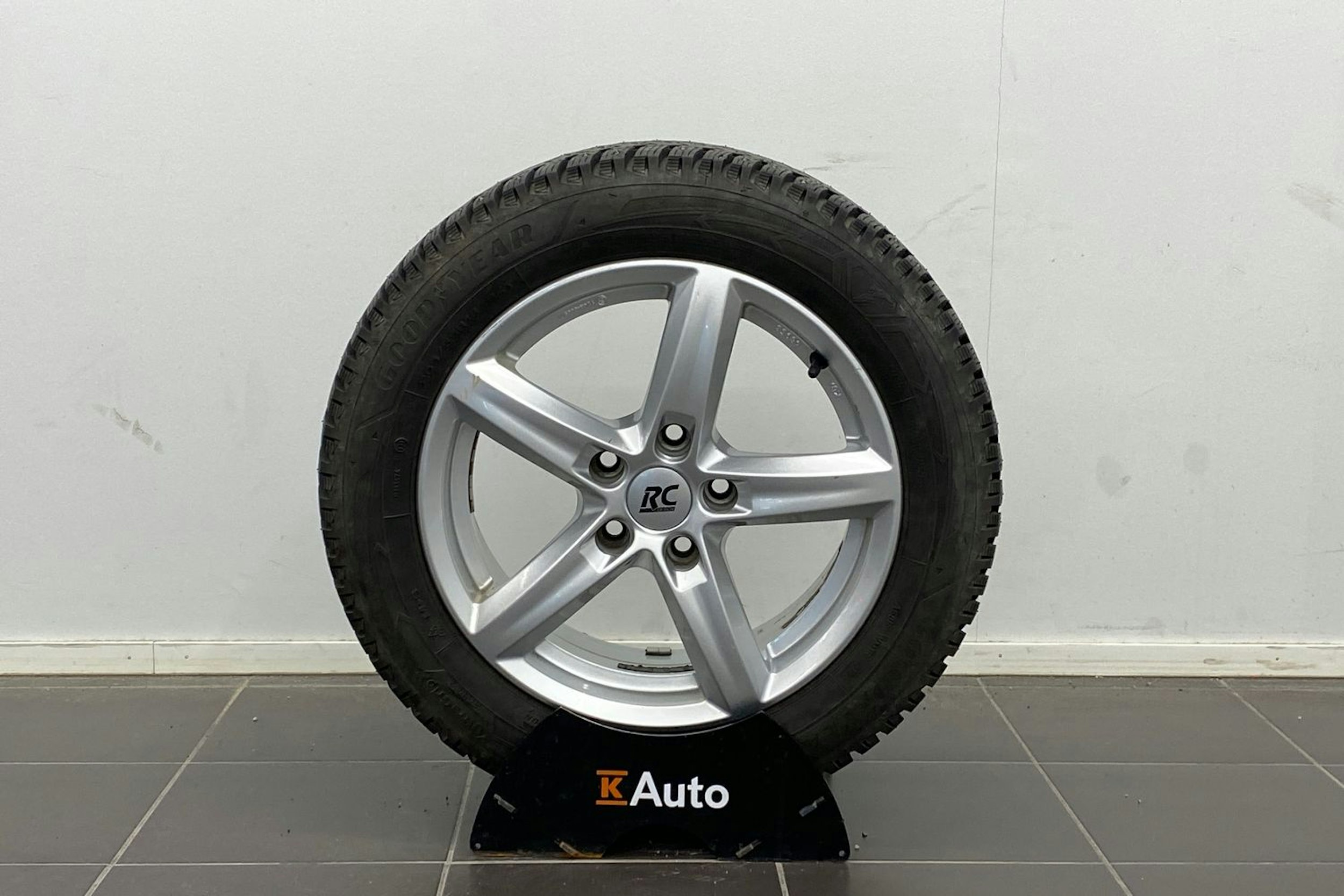 valkoinen Audi A3 2016 kuva 13.