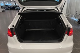 valkoinen Audi A3 2016 kuva 18.