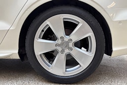 valkoinen Audi A3 2015 kuva 9.