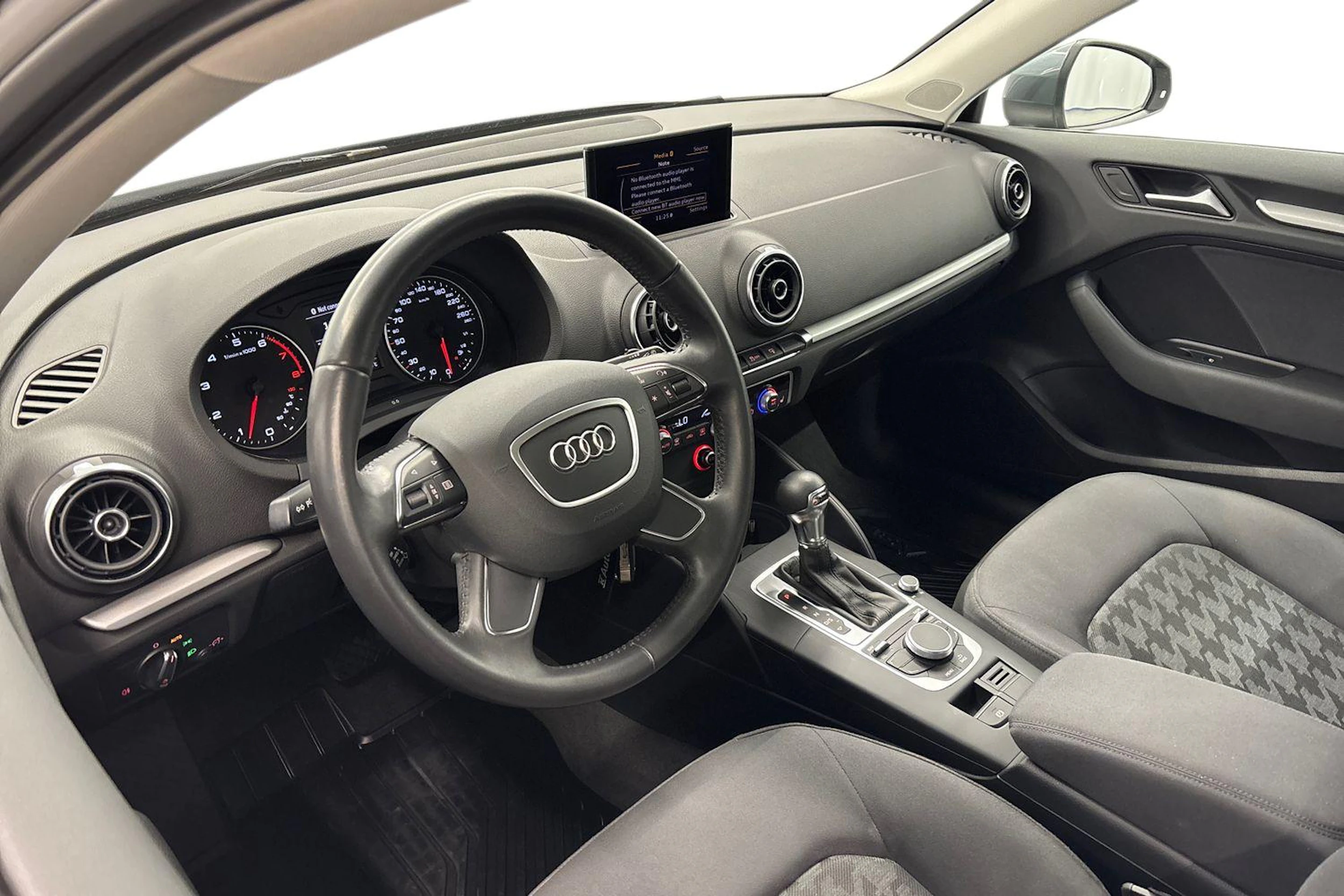 harmaa Audi A3 2015 kuva 6.