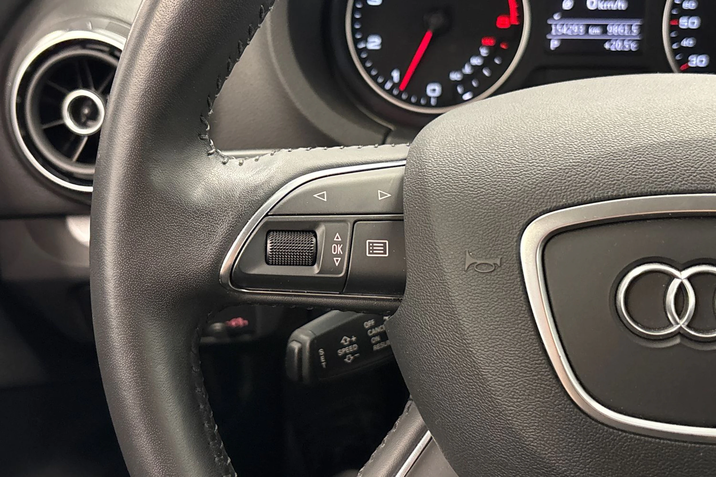 harmaa Audi A3 2015 kuva 12.