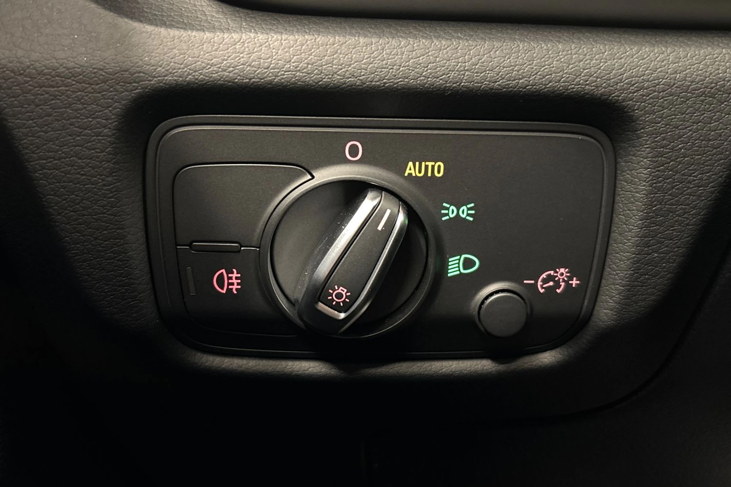 harmaa Audi A3 2015 kuva 16.