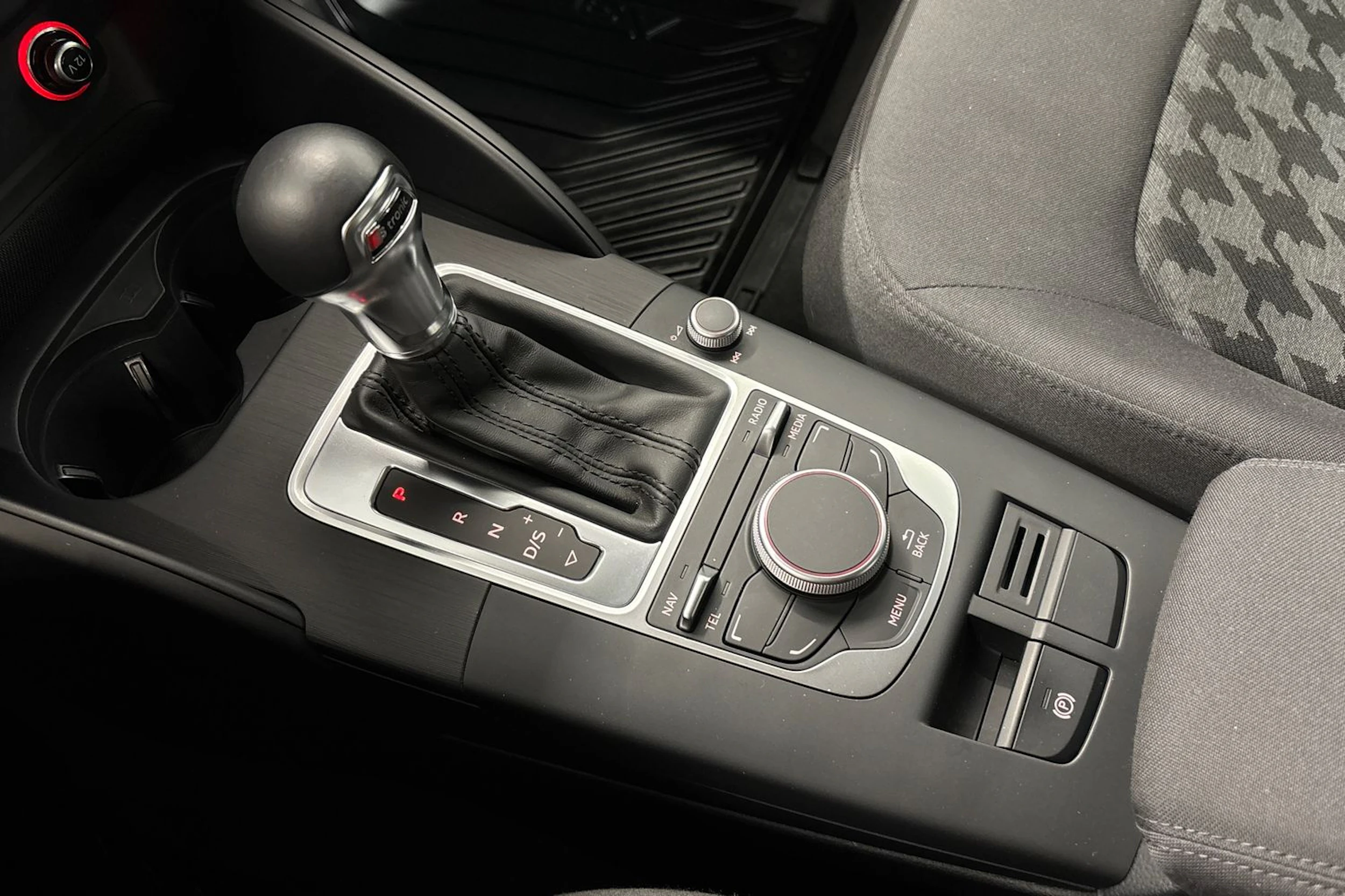 harmaa Audi A3 2015 kuva 20.