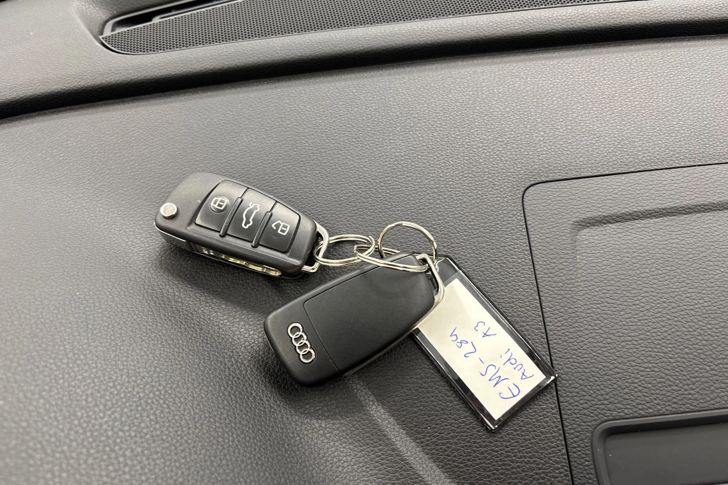 harmaa Audi A3 2015 kuva 21.