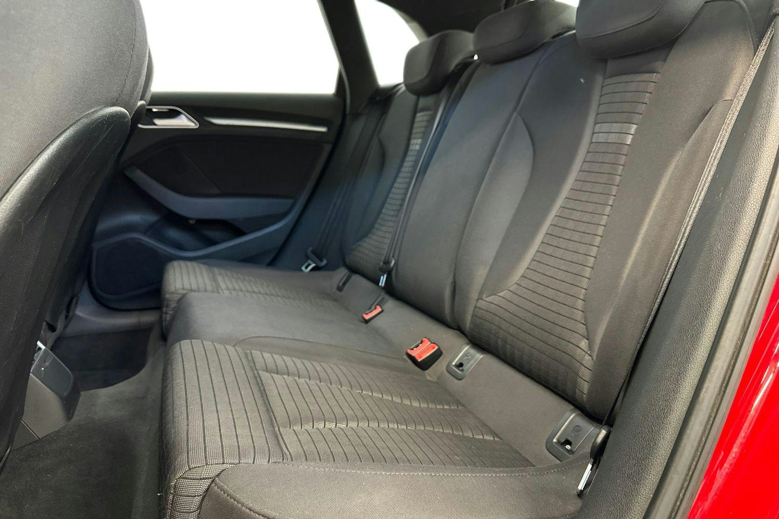 punainen Audi A3 2015 kuva 8.