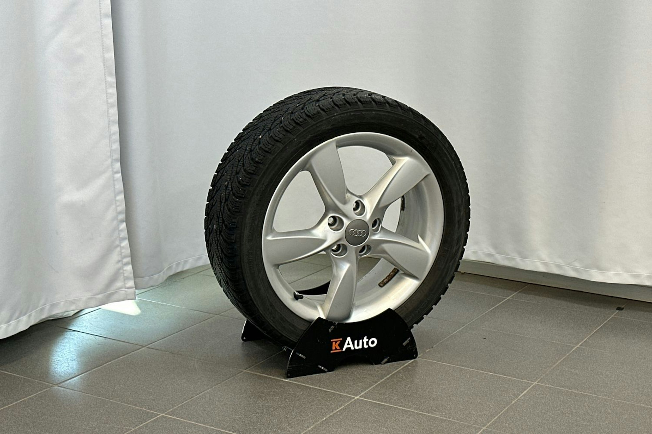 punainen Audi A3 2015 kuva 11.