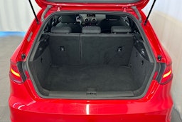 punainen Audi A3 2015 kuva 12.