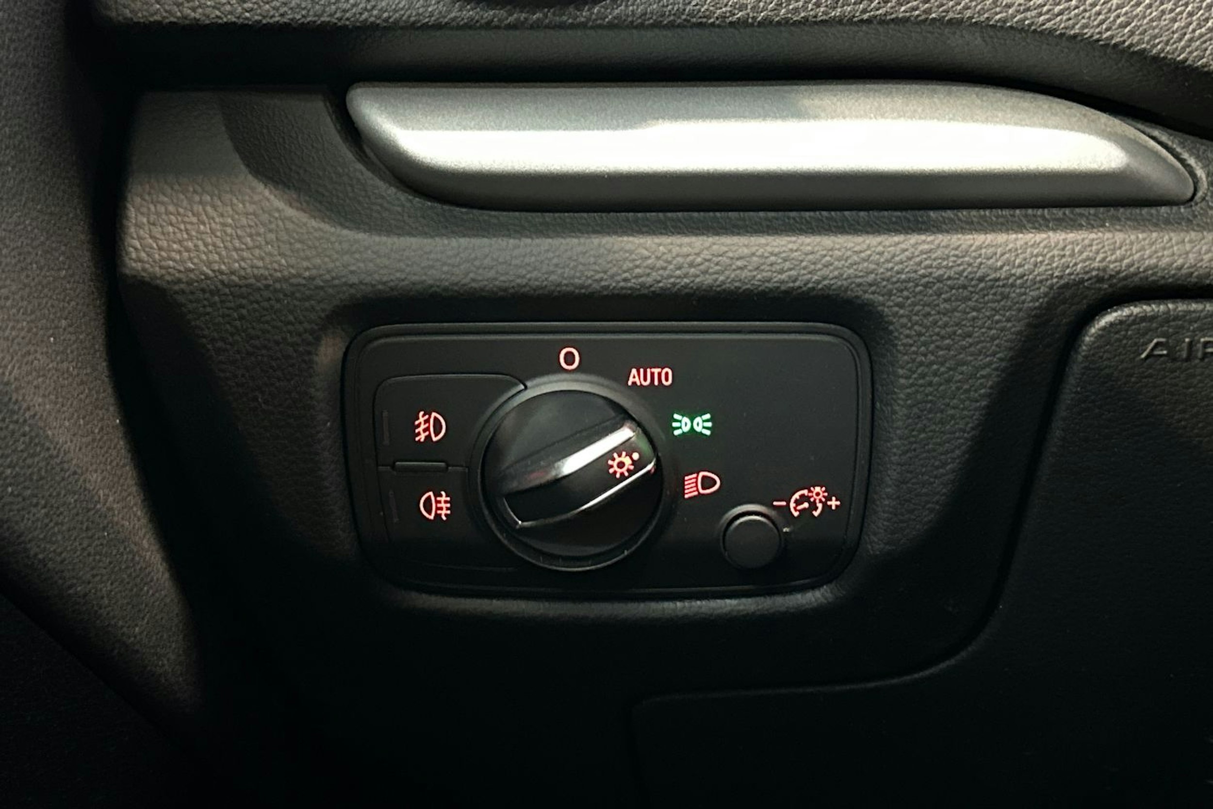 punainen Audi A3 2015 kuva 14.