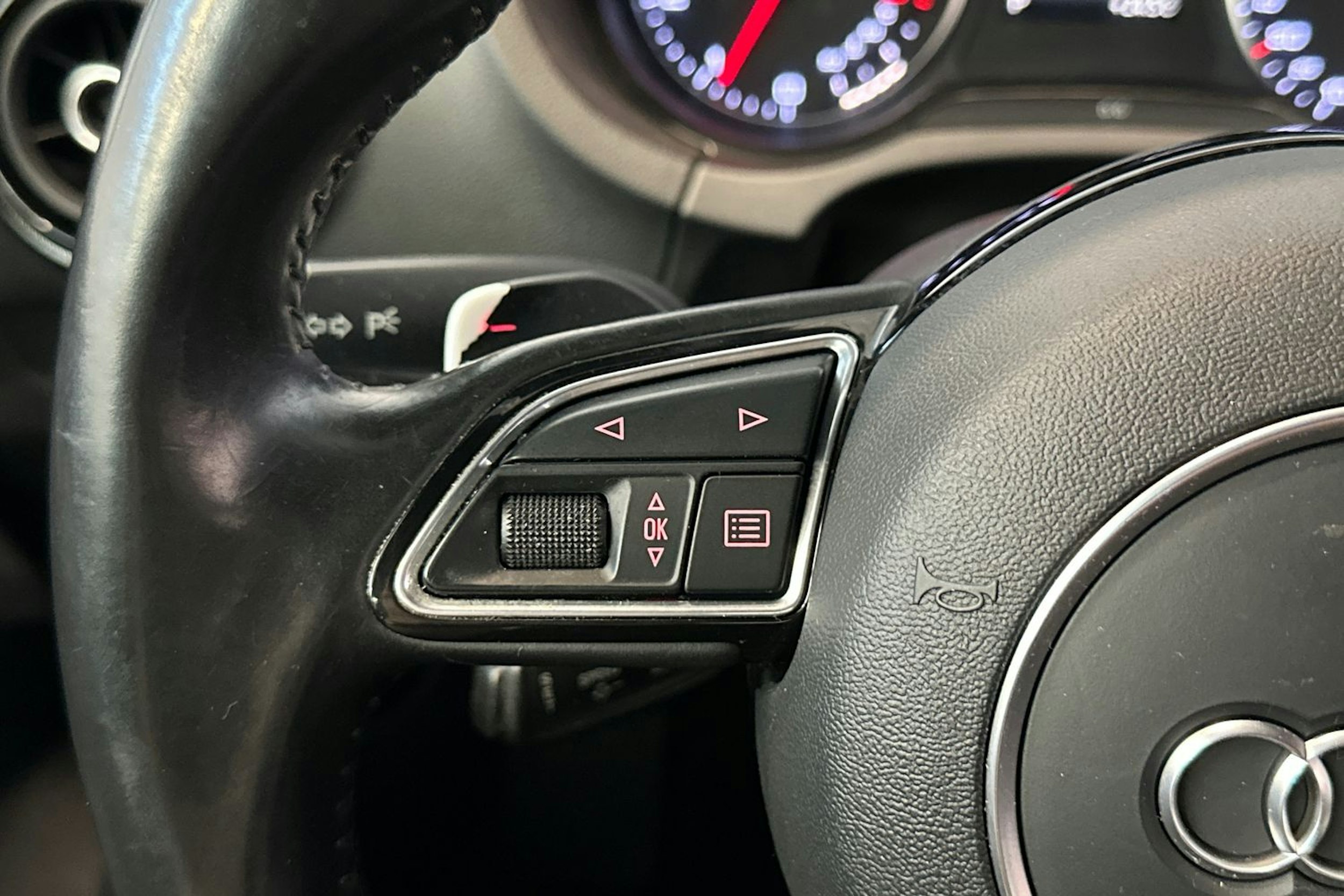 punainen Audi A3 2015 kuva 15.