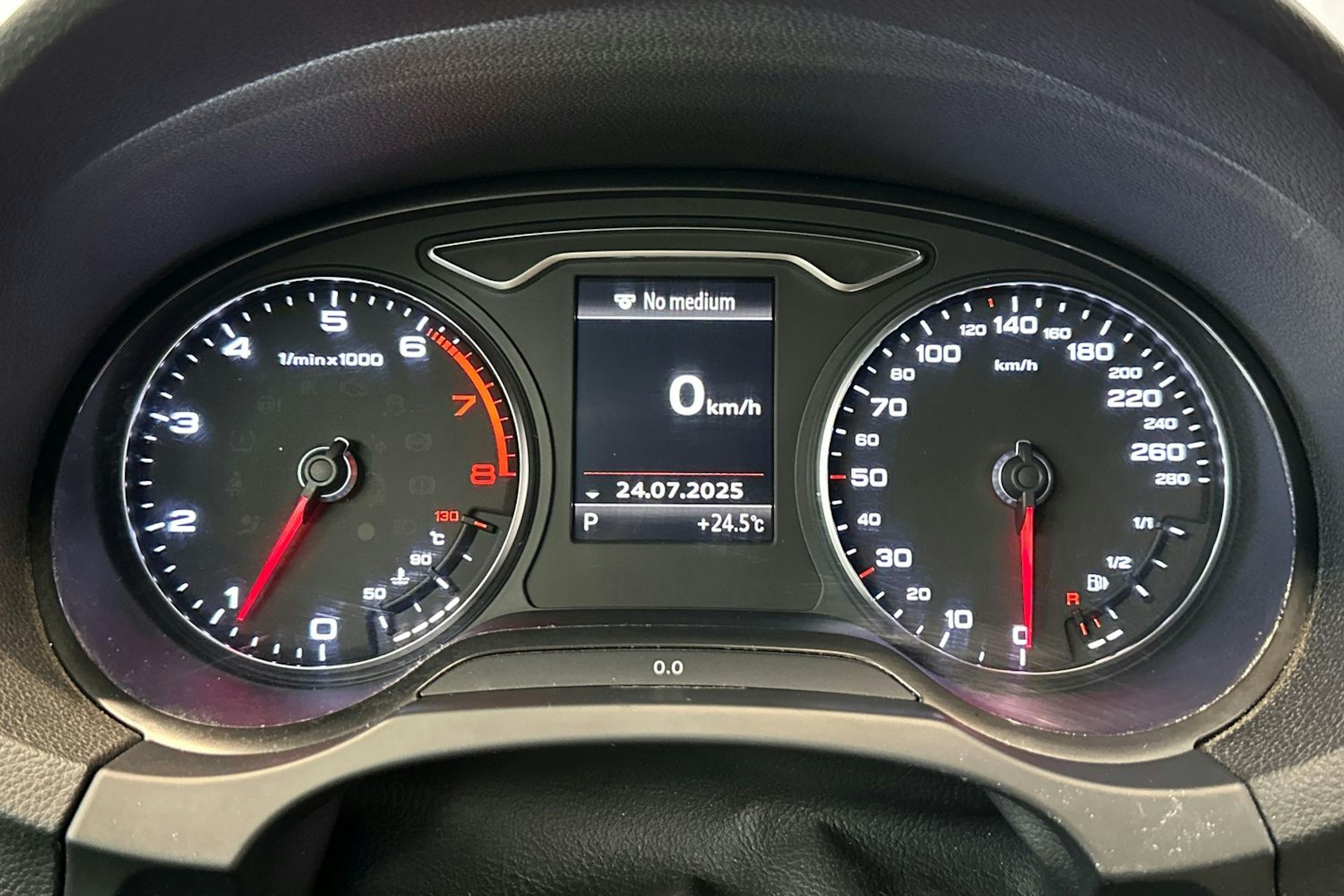 punainen Audi A3 2015 kuva 18.