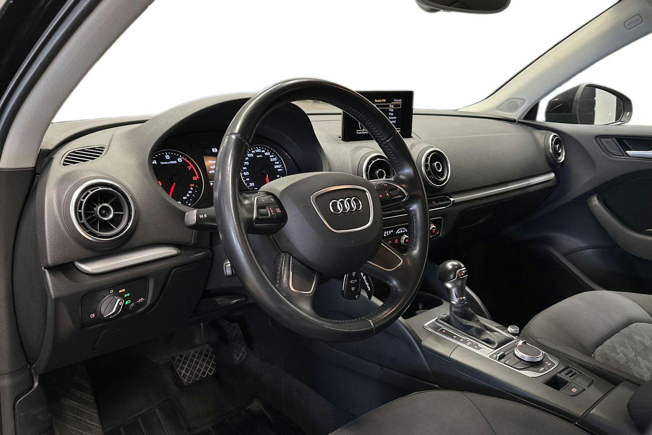 musta Audi A3 2015 kuva 7.