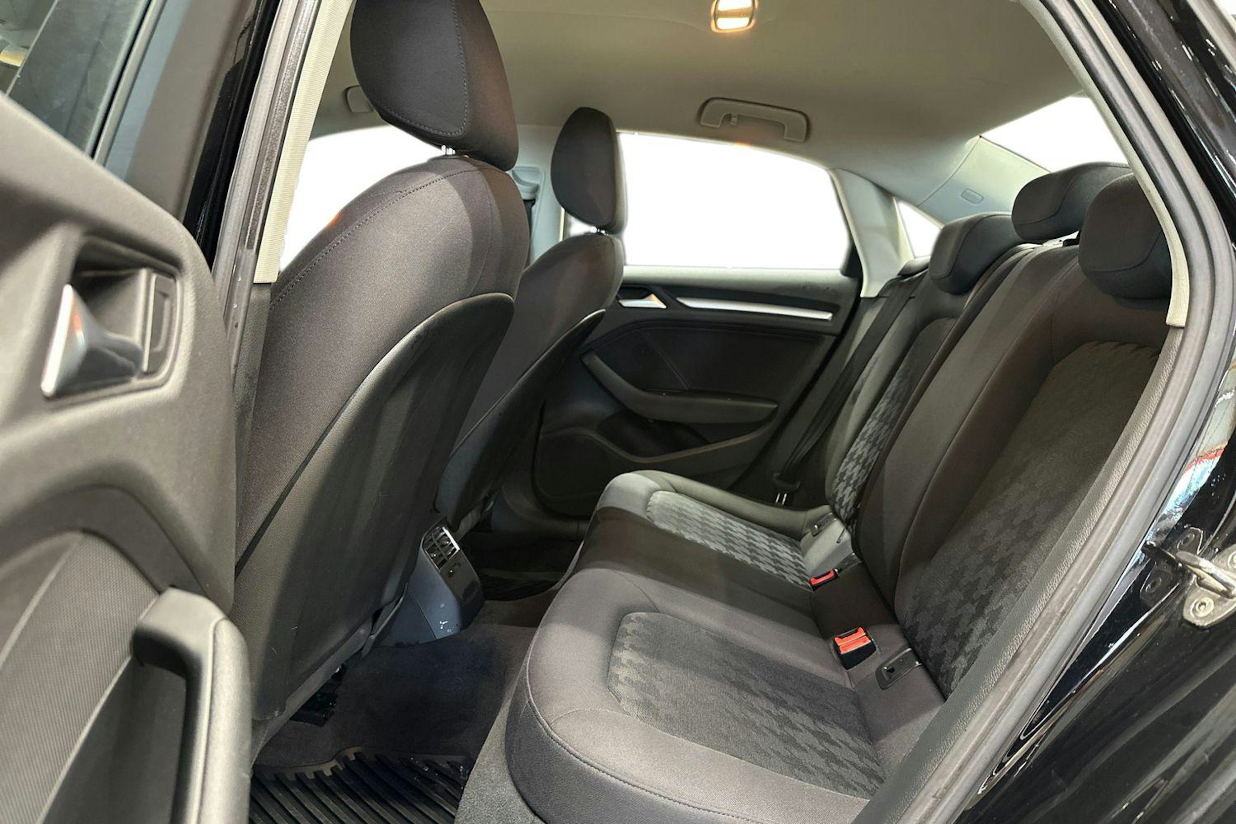 musta Audi A3 2015 kuva 10.