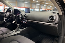 musta Audi A3 2015 kuva 14.