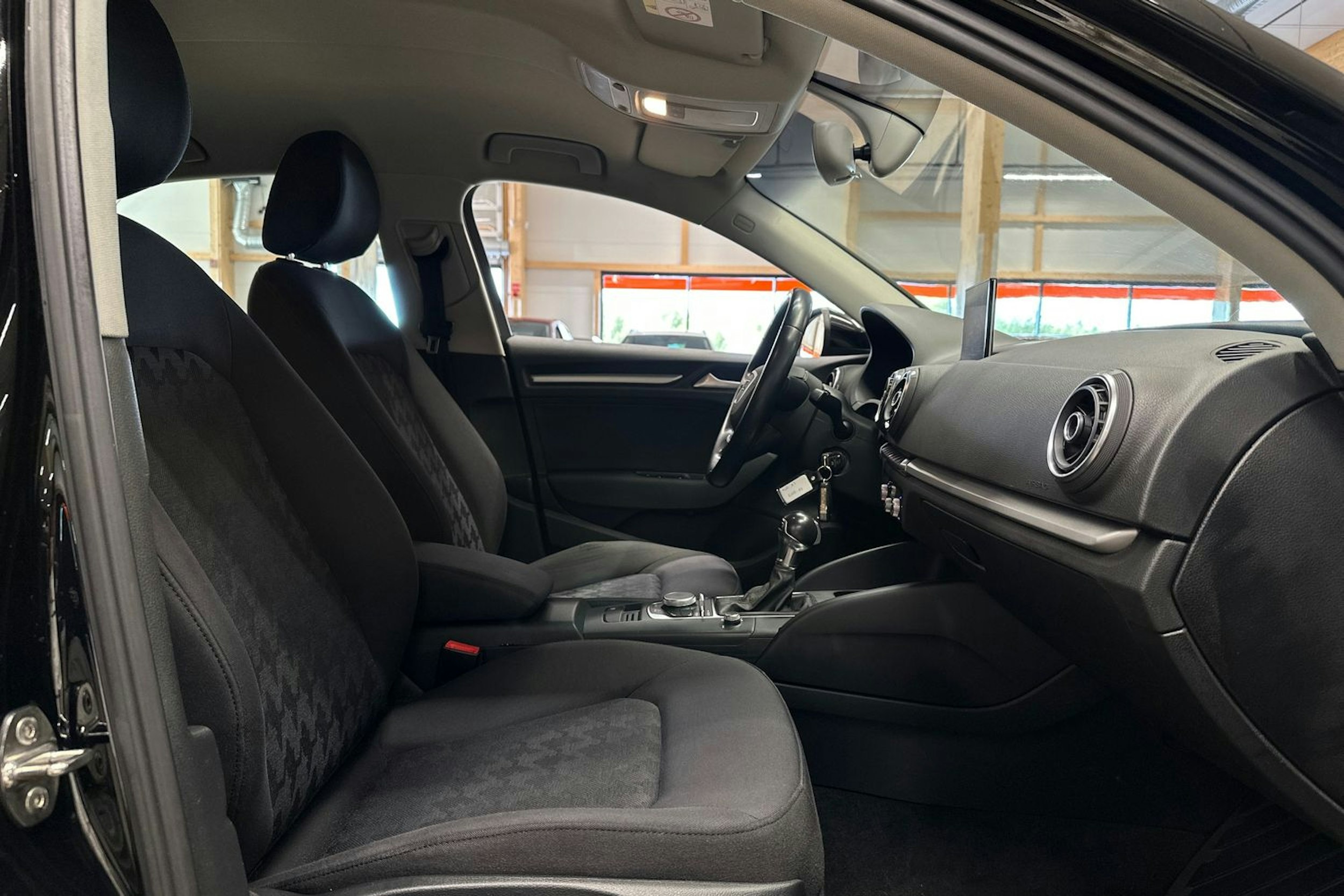 musta Audi A3 2015 kuva 15.