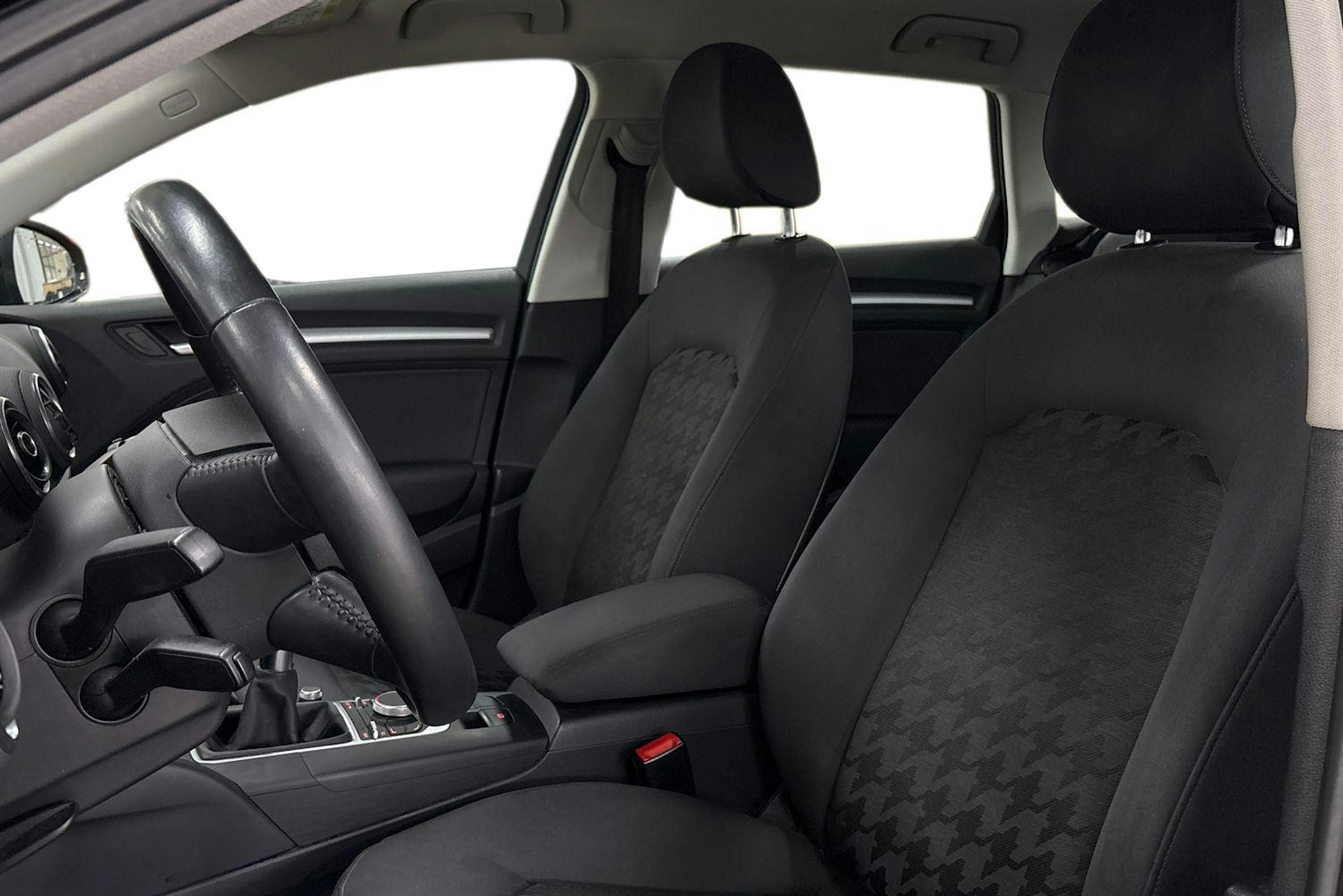 Musta Audi A3 2015 kuva 9.