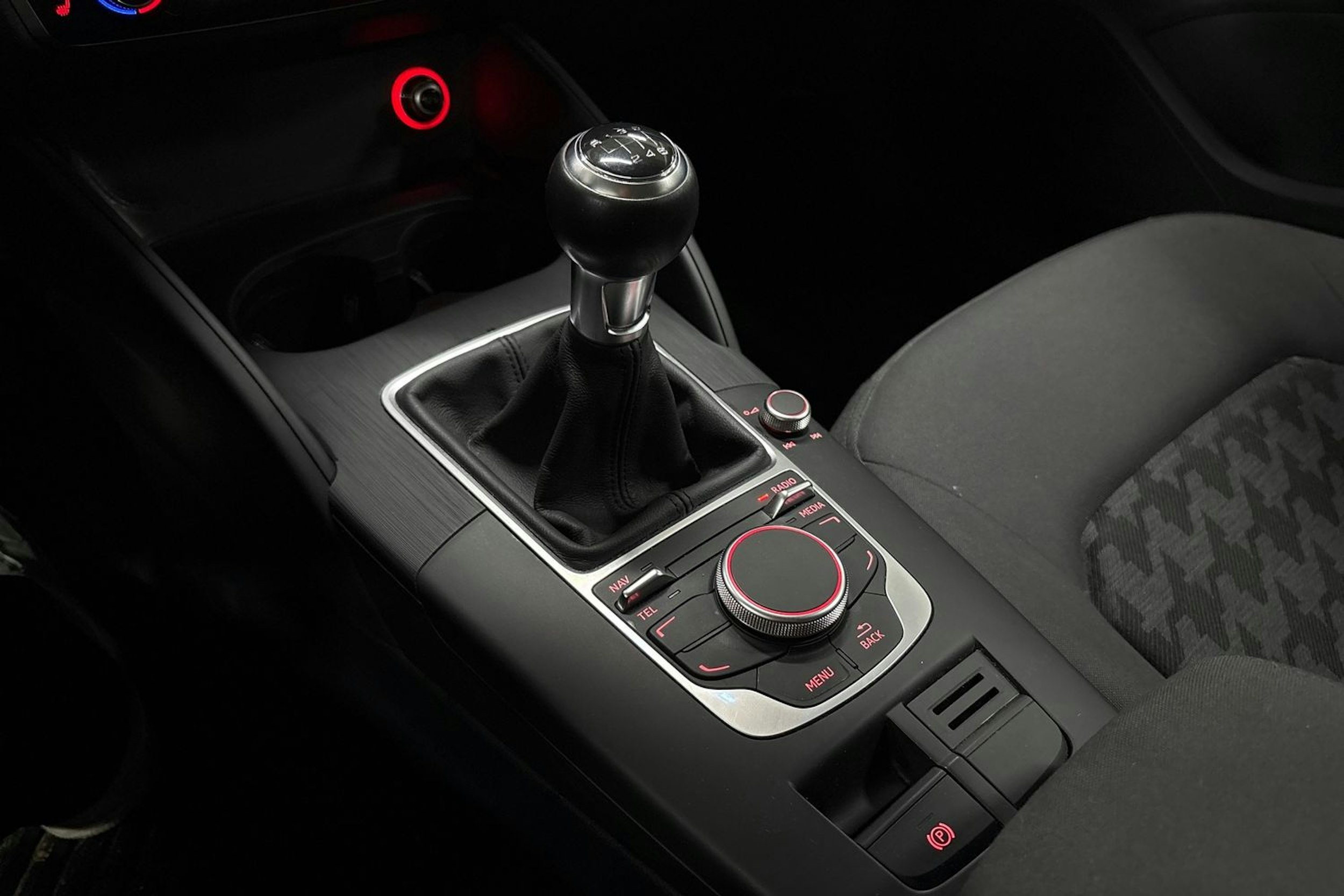 Musta Audi A3 2015 kuva 23.