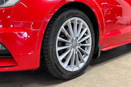 punainen Audi A3 2015 kuva 11.