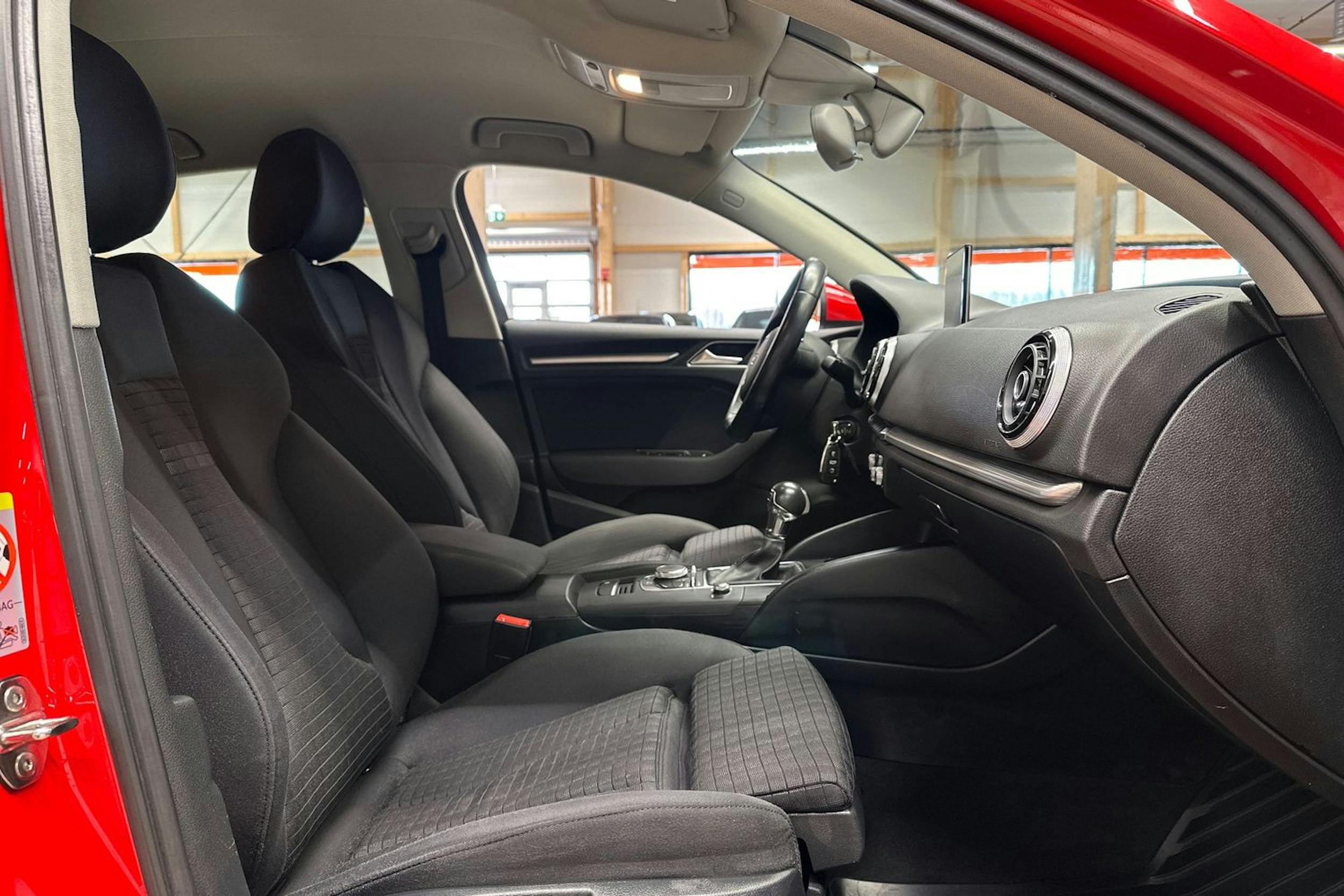 punainen Audi A3 2015 kuva 15.