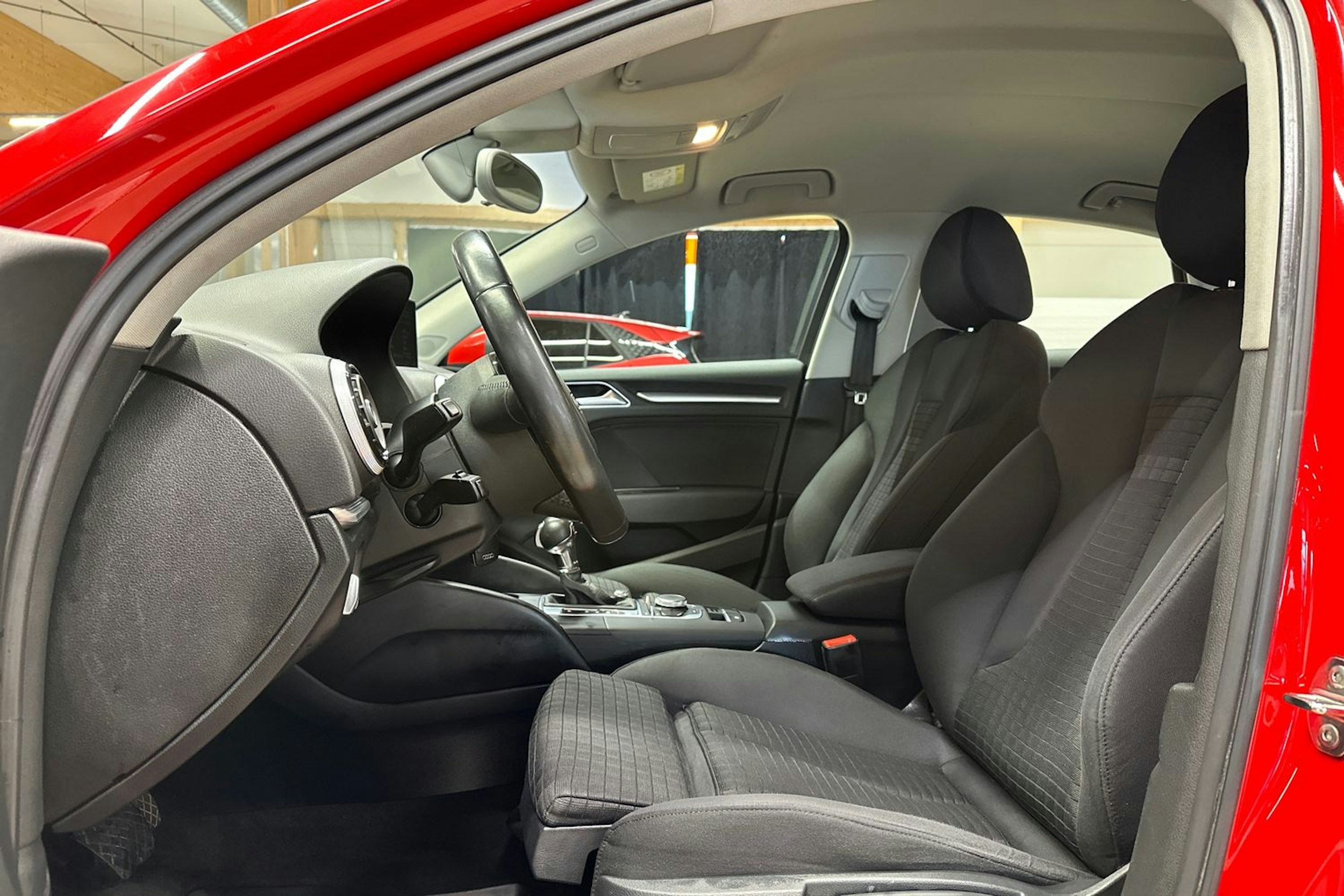 punainen Audi A3 2015 kuva 17.