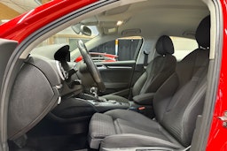 punainen Audi A3 2015 kuva 17.