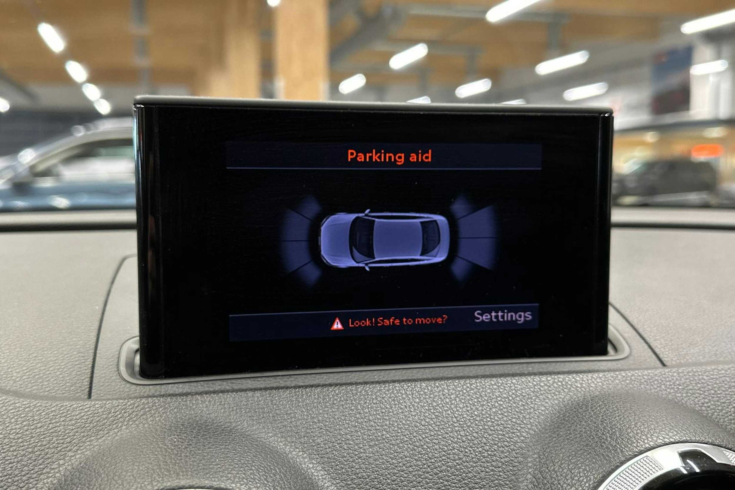 punainen Audi A3 2015 kuva 18.