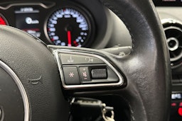 punainen Audi A3 2015 kuva 27.