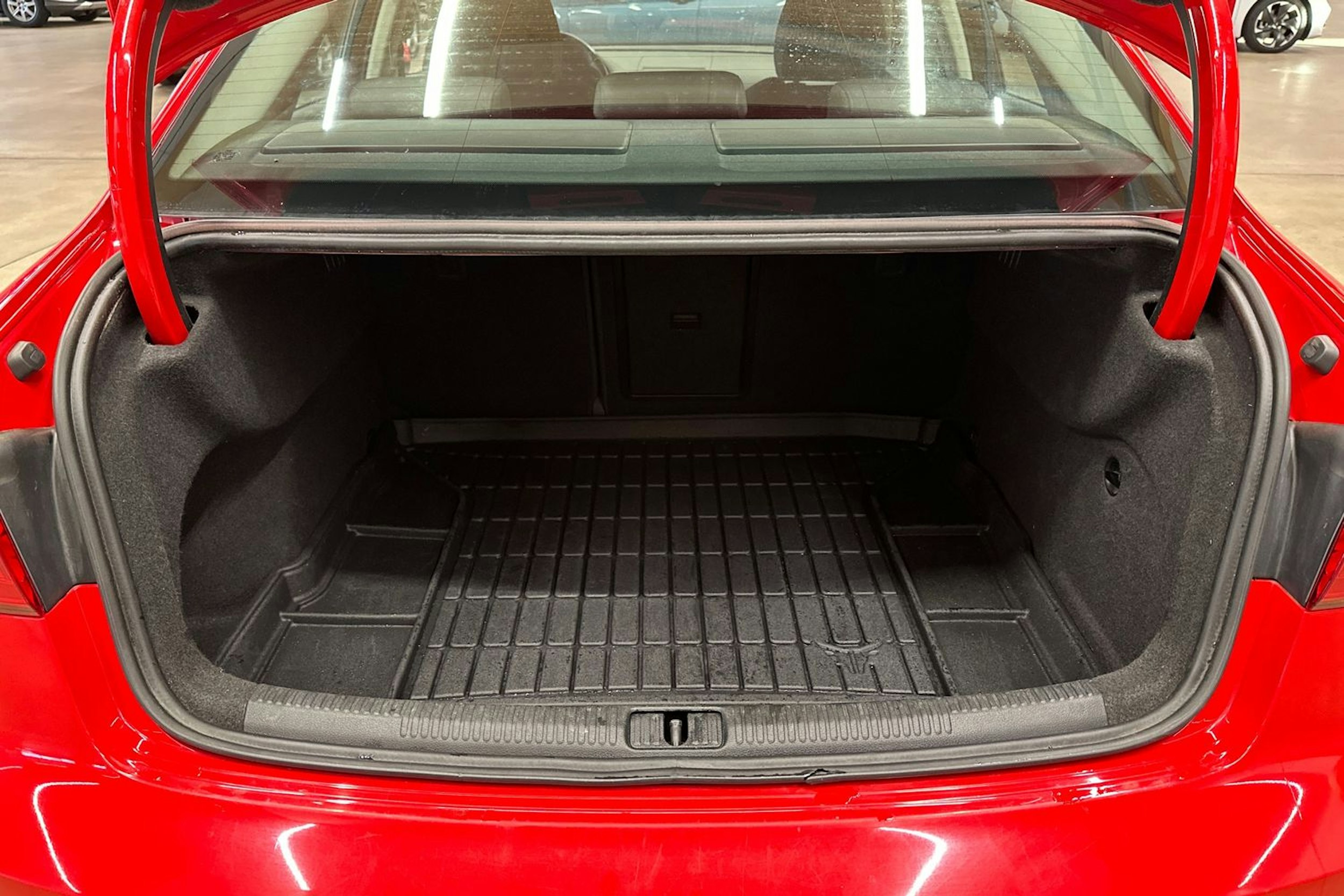 punainen Audi A3 2015 kuva 29.