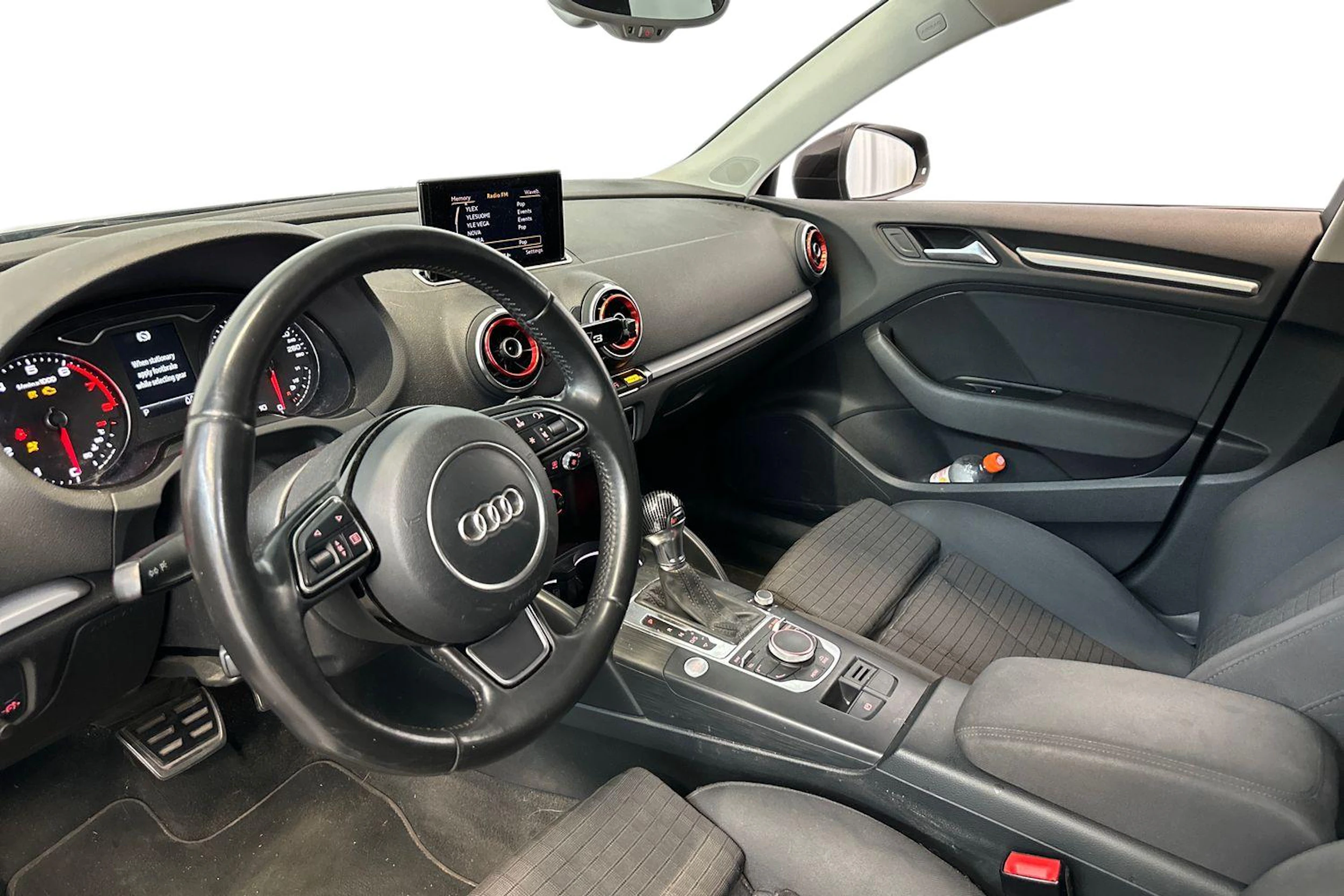 musta Audi A3 2015 kuva 3.