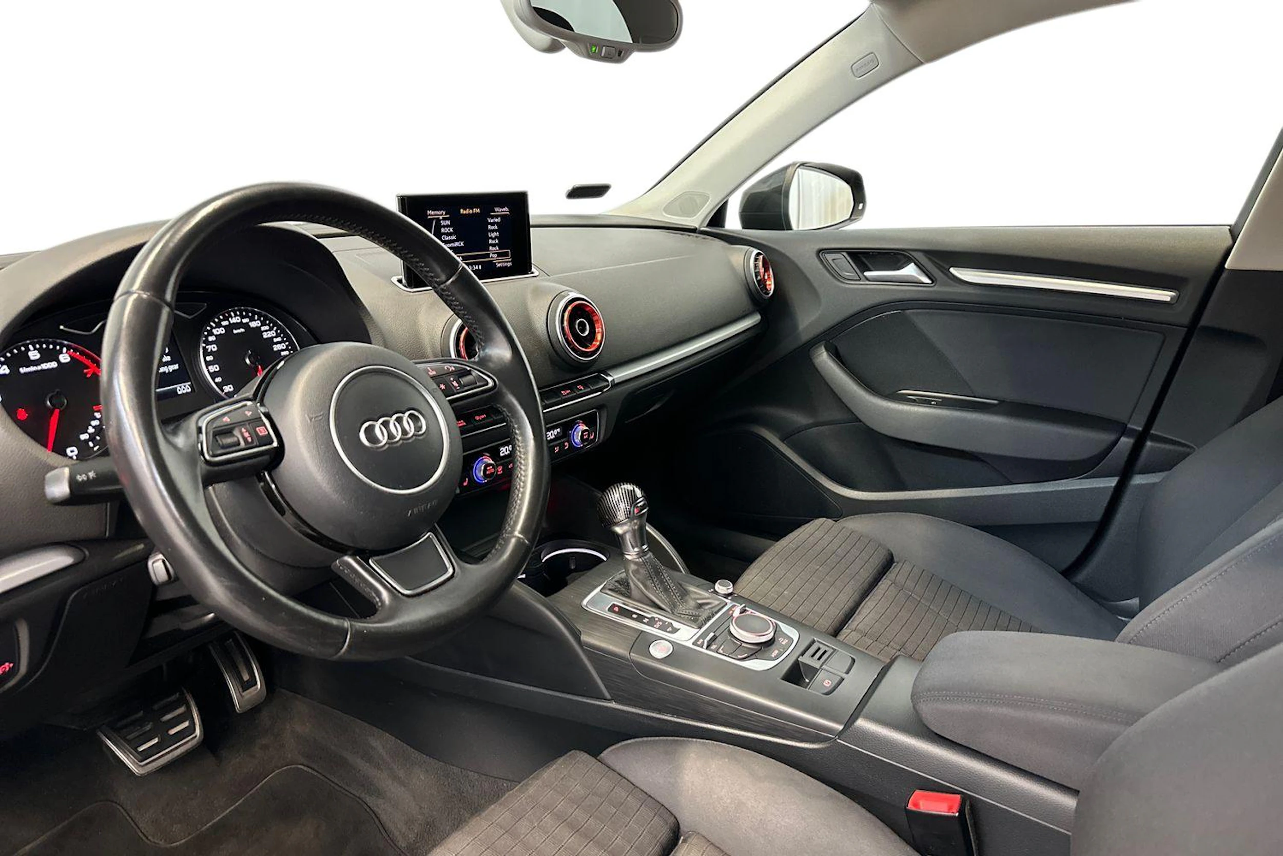 musta Audi A3 2015 kuva 6.