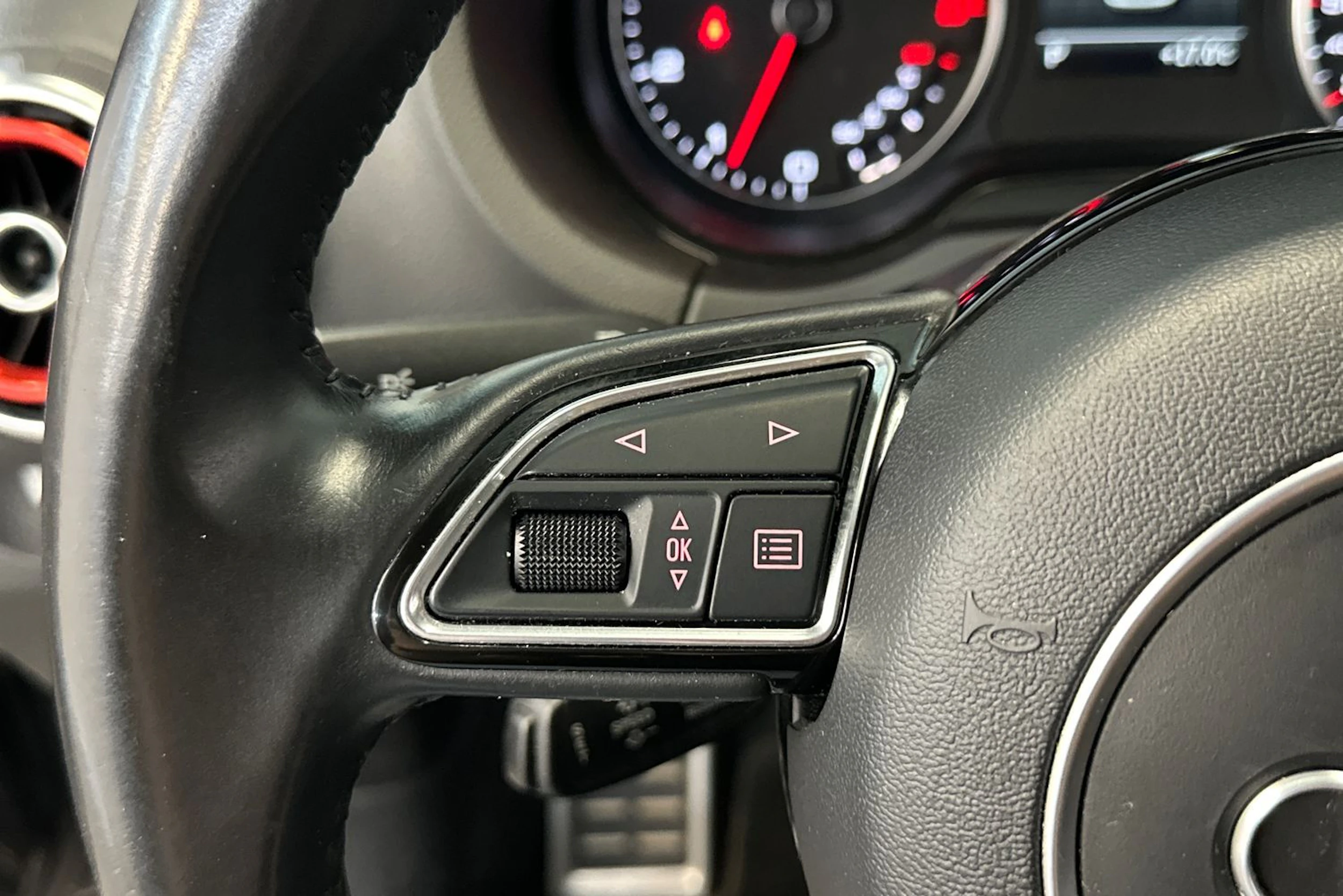 musta Audi A3 2015 kuva 16.