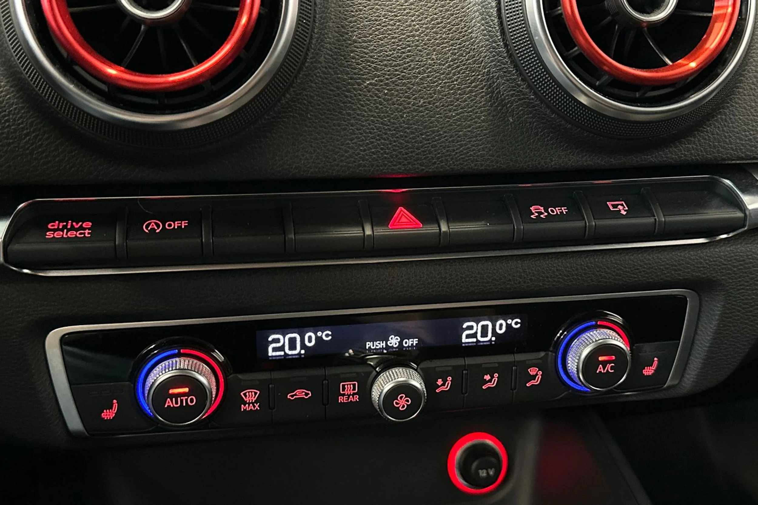musta Audi A3 2015 kuva 21.