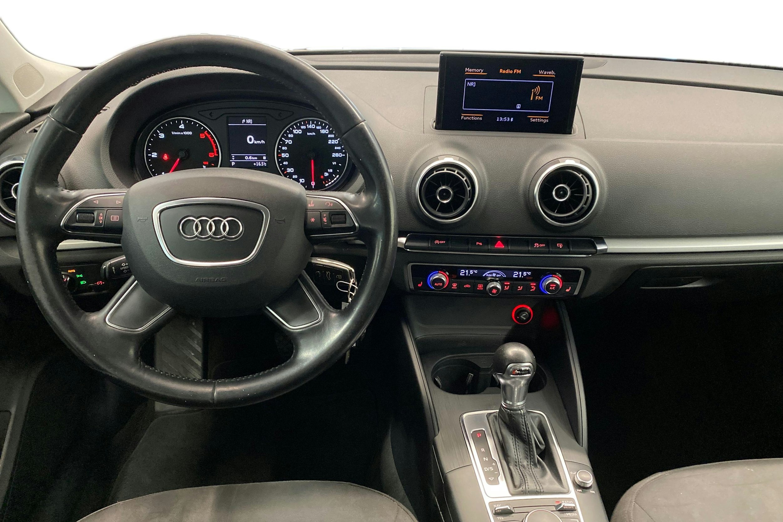 harmaa Audi A3 2015 kuva 12.