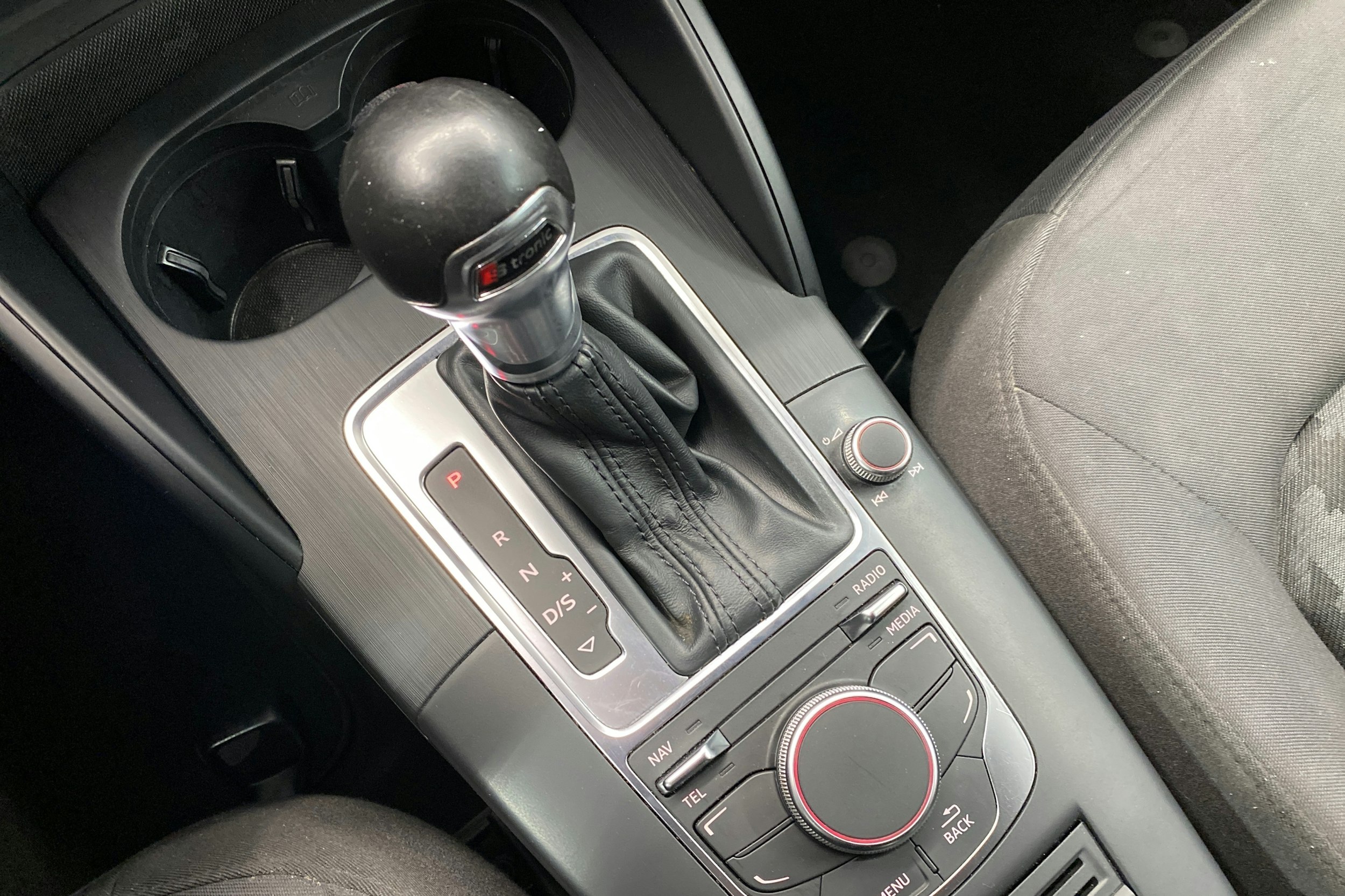harmaa Audi A3 2015 kuva 22.
